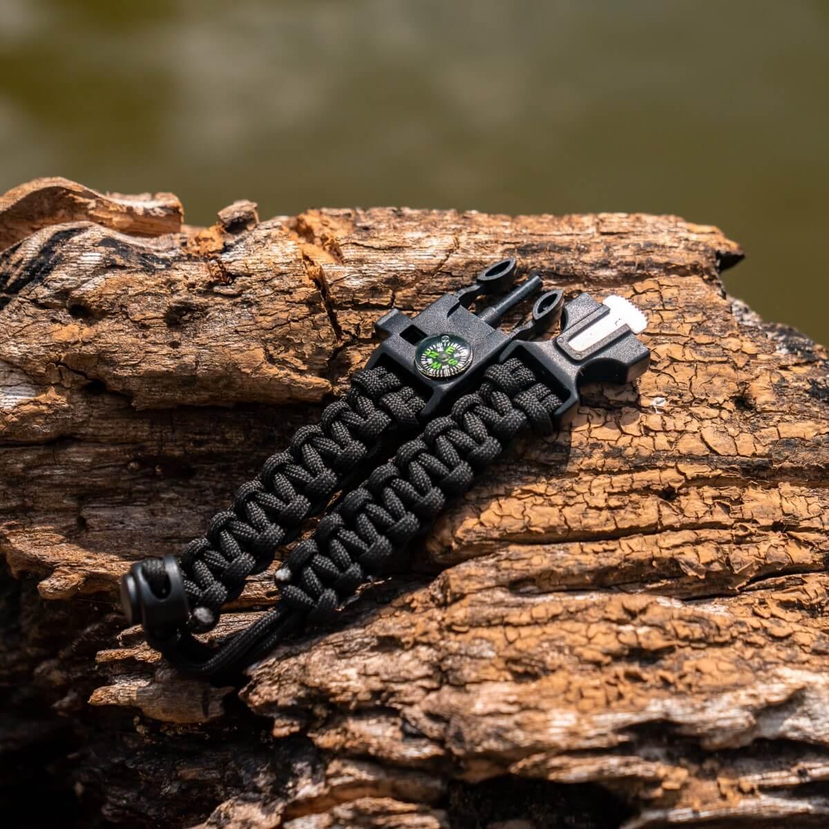 Survival Bracelet - 550 Paracord - ACU Digital Camo - (7 inch) |  KnifeKits.com
