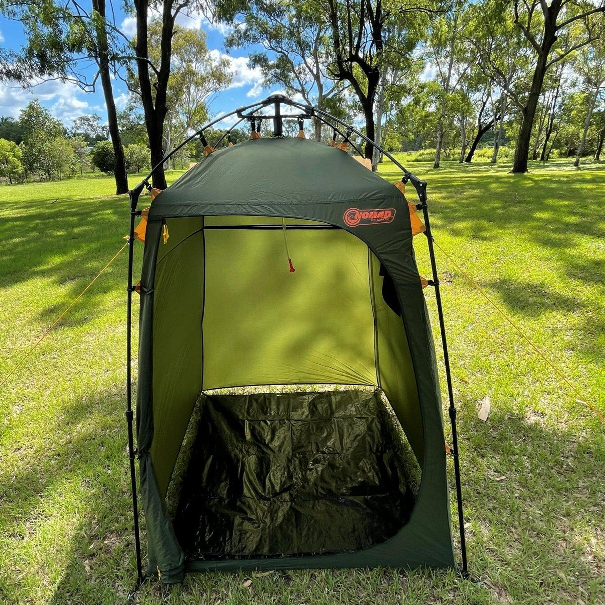 NOMAD Ensuite Pop-up Tent with Solar Shower